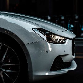 Faróis e sistema de iluminação automóvel